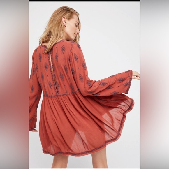 Free People Diamond Embroidered Tunic Top Cinnamon cut out back bell sleeve - Picture 2 of 10